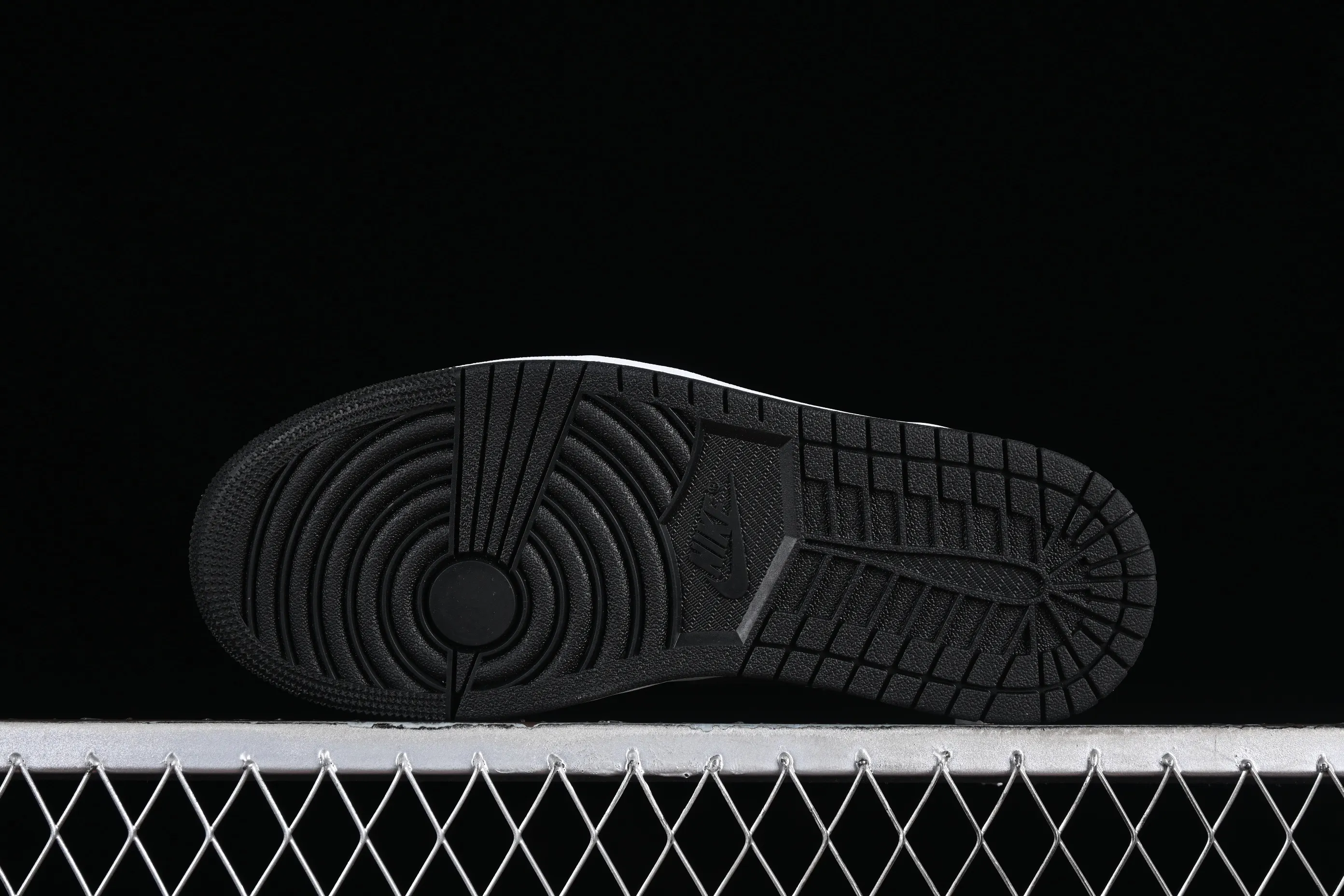All categories Air Jordan Jordan series basketball shoes Air Jordan 1 Low G version pure original Air Jordan 1 Low "White and Black" AJ1 Joe 1 white and black color matching low-top cultural casual sneakers 553558-132